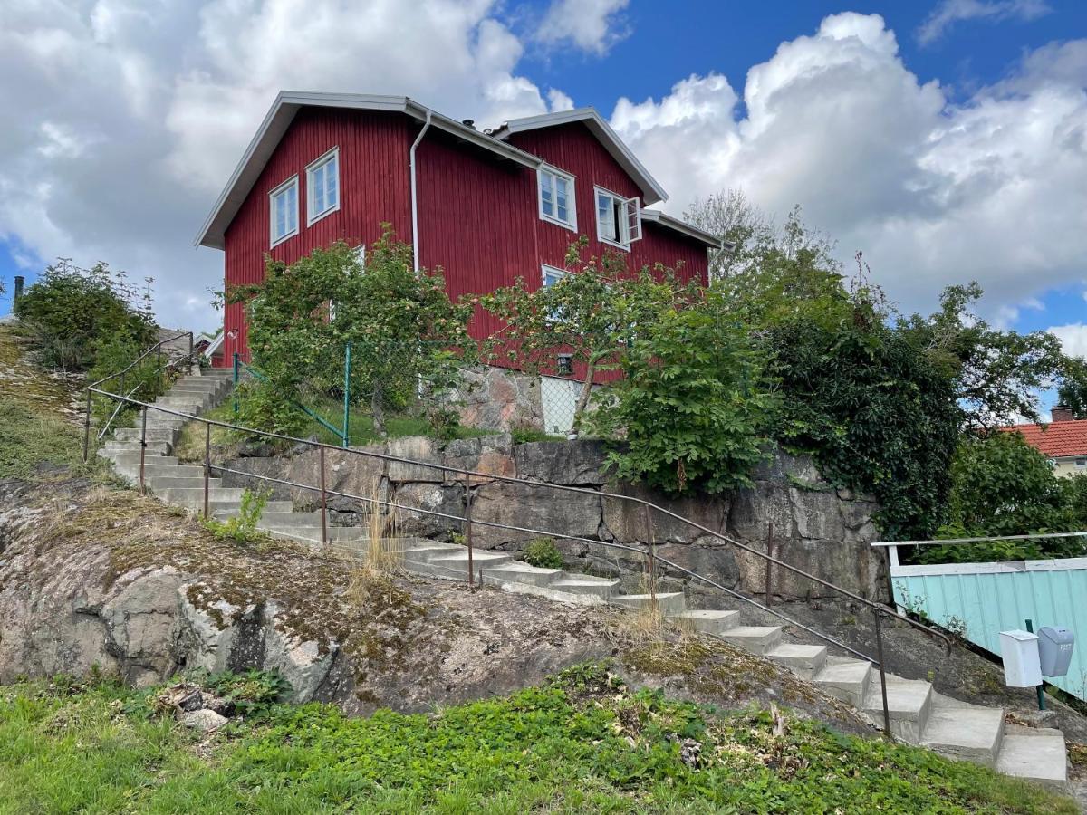 Apartment Uddevalla Bohuslaen Bubbelbad Exterior photo