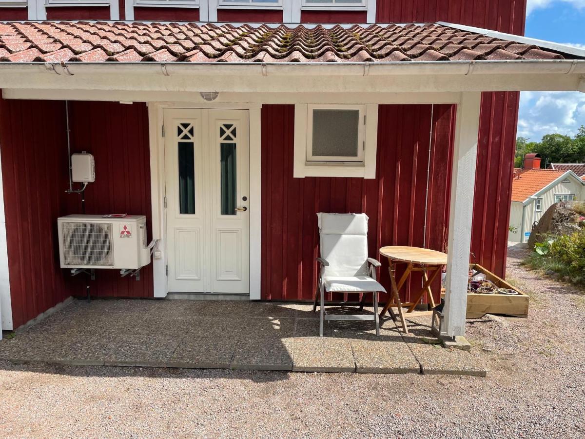 Apartment Uddevalla Bohuslaen Bubbelbad Exterior photo