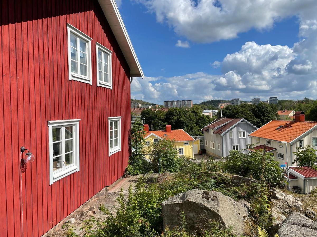 Apartment Uddevalla Bohuslaen Bubbelbad Exterior photo